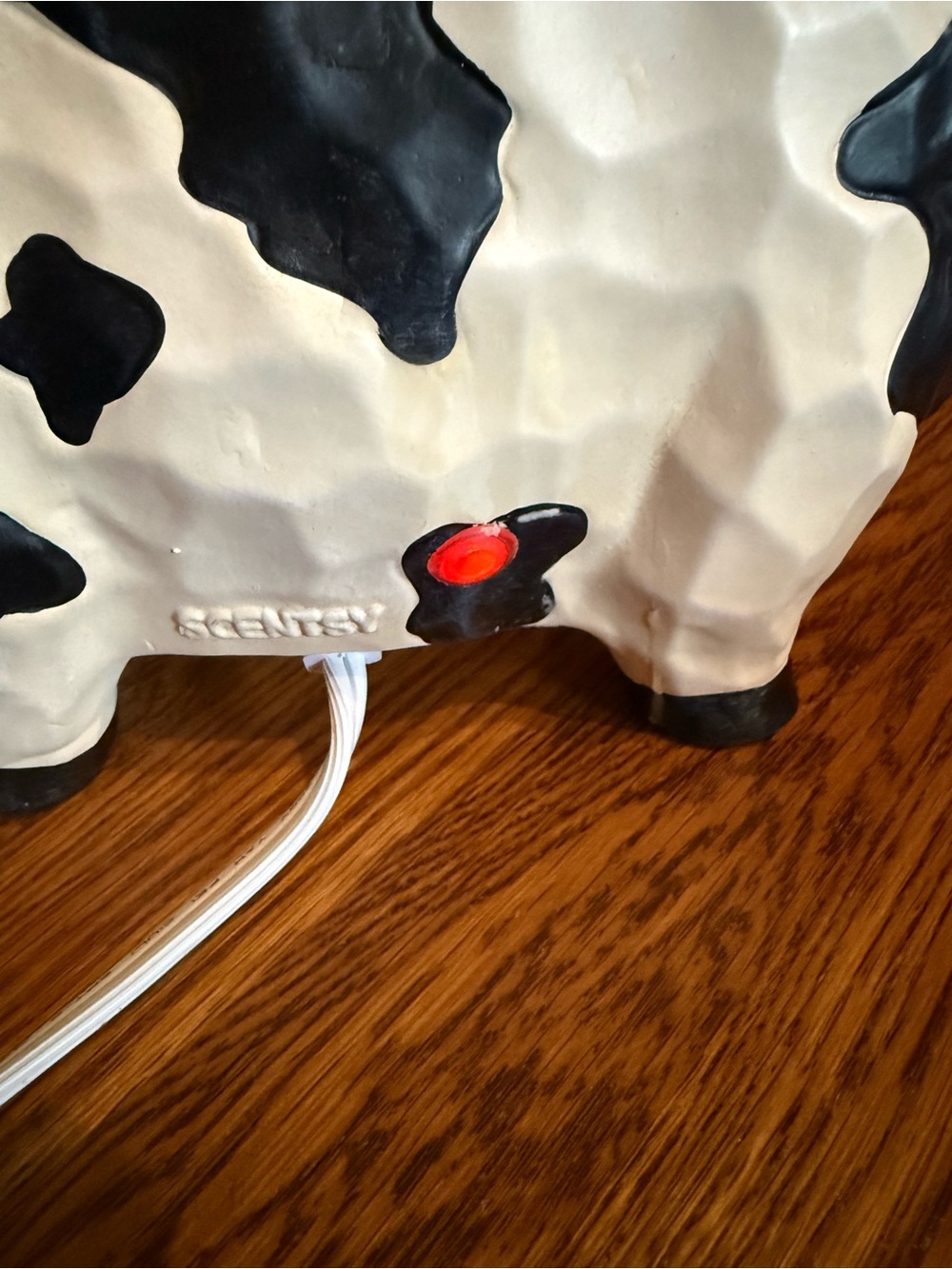Scentsy Cow Wax Warmer - - Picture 7 of 9